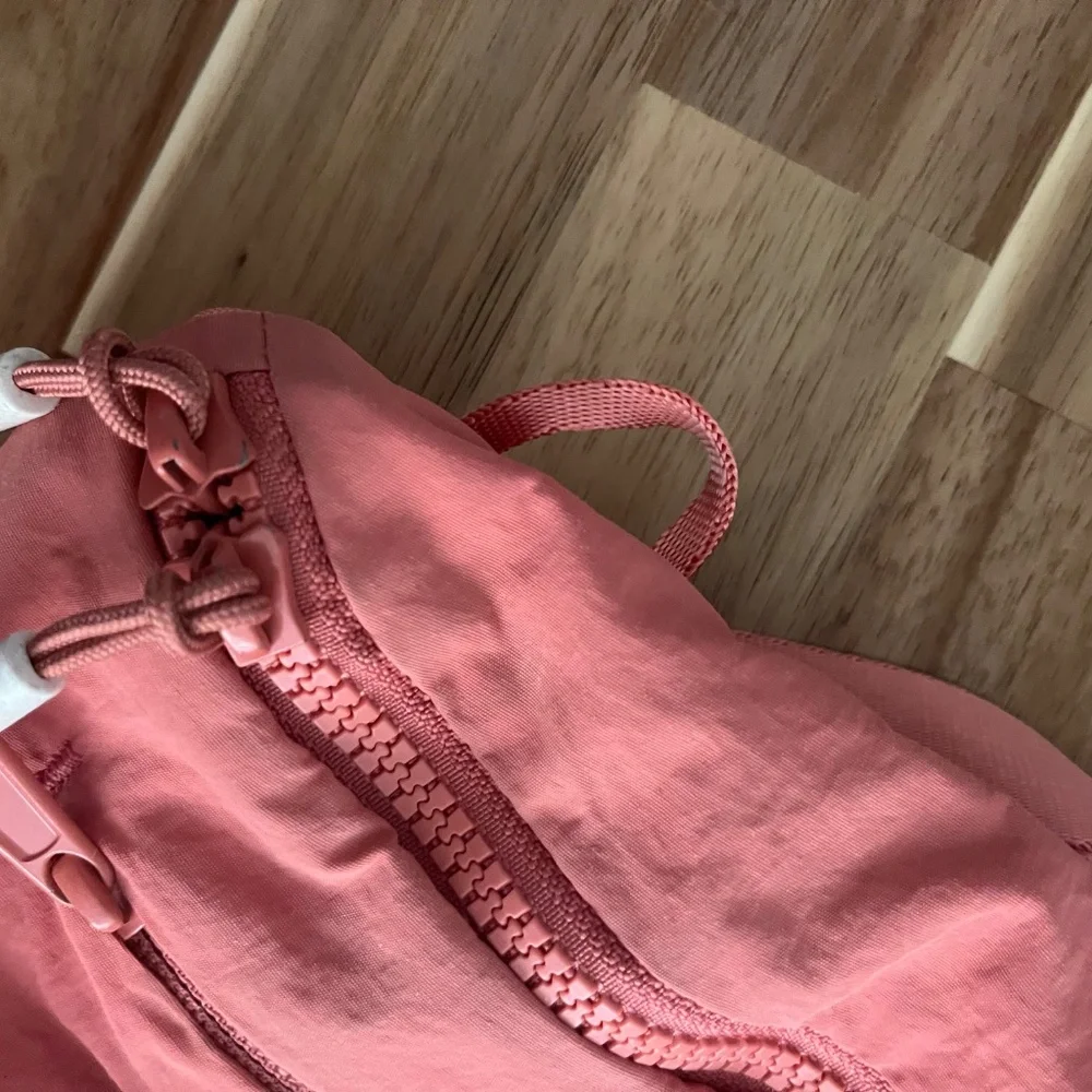 The North Face Never Stop Belt Bag - Picture 9 of 11